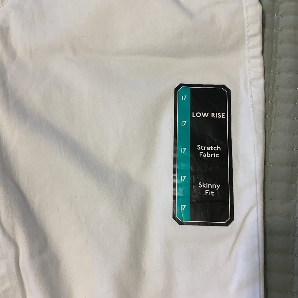Artic White Low rise Skinny Jeans Juniors size 17 NEW zip fly All seasons Cute - Picture 4 of 8